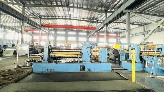 1800mmの鋼鉄コイルのスリッター自動15000kg 200KW