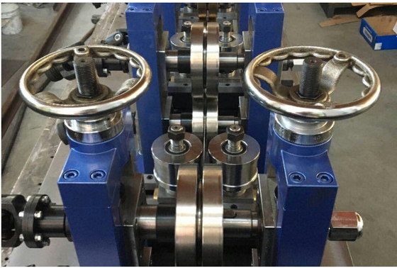 3.0mm-10.0mm Hfはボール ミル30-80m/Minロール パスの設計を溶接した